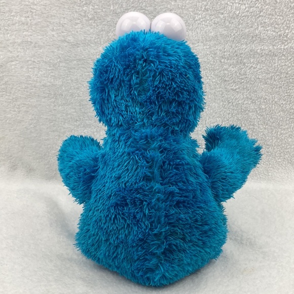 Hasbro Sesame Street Cookie Monster Talking Plush Stuffed Animal Toy 14” - Picture 8 of 13